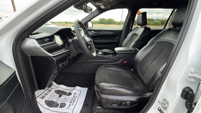 2023 Jeep Grand Cherokee L Altitude 4x4
