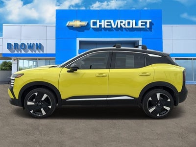 2025 Nissan Kicks SR FWD
