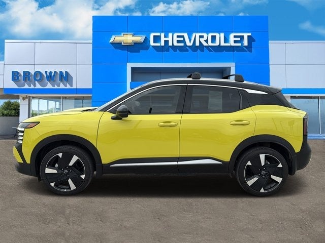 2025 Nissan Kicks SR FWD
