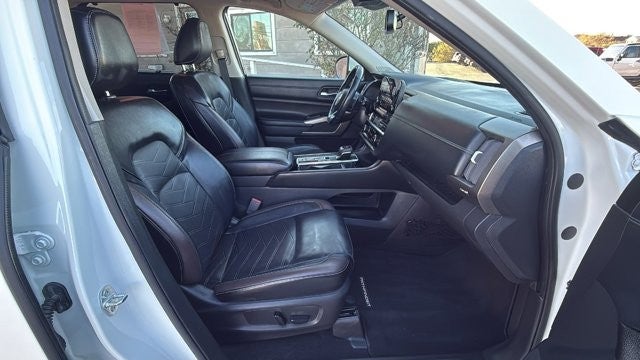 2022 Nissan Pathfinder Platinum