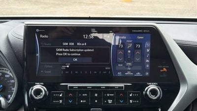 2022 Toyota Highlander Hybrid Platinum